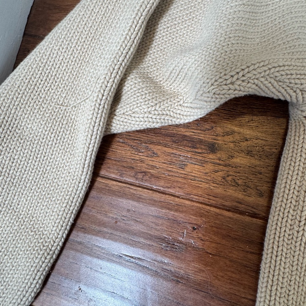 Cozy Cream Turtleneck Vintage Sweater - Picture 4 of 9